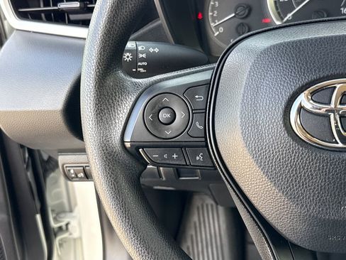 Used 2022 Toyota Corolla LE w/ LE Convenience Package image 15