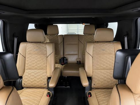 Used 2021 Cadillac Escalade Sport w/ Driver Assist Tech Package AWD/4WD image 20