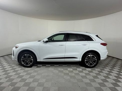 Used 2025 Audi Q5 Premium w/ Convenience Package AWD/4WD image 4