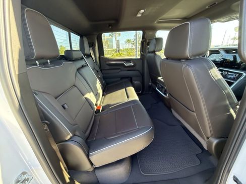 Used 2025 GMC Sierra 1500 Denali w/ Denali Reserve Package image 17
