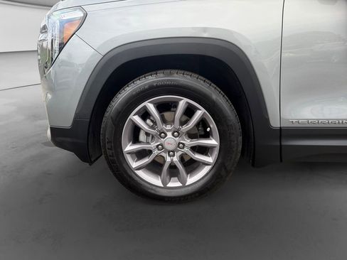 Used 2023 GMC Terrain SLT w/ LPO, Floor Liner Package image 9