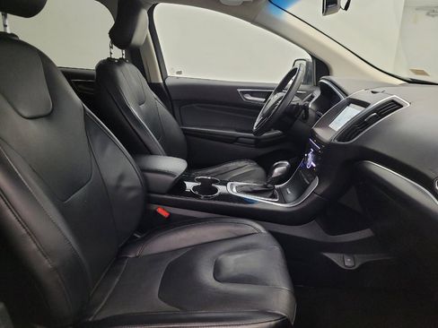 Used 2018 Ford Edge Titanium w/ Equipment Group 301A AWD/4WD image 21