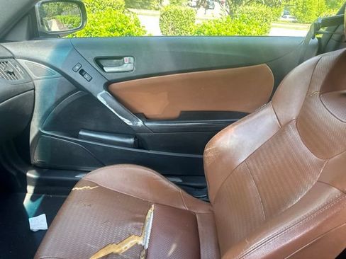 Used 2014 Hyundai Genesis 3.8 RWD image 15