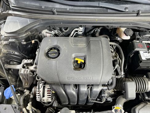 Used 2019 Hyundai Elantra Value Edition FWD image 29