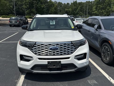 Used 2020 Ford Explorer Platinum w/ Premium Technology Package AWD/4WD image 2