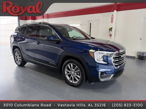 Used 2022 GMC Terrain SLT w/ Infotainment Package II FWD image 7