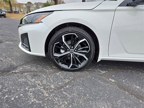 New 2025 Nissan Altima 2.5 SR image 35