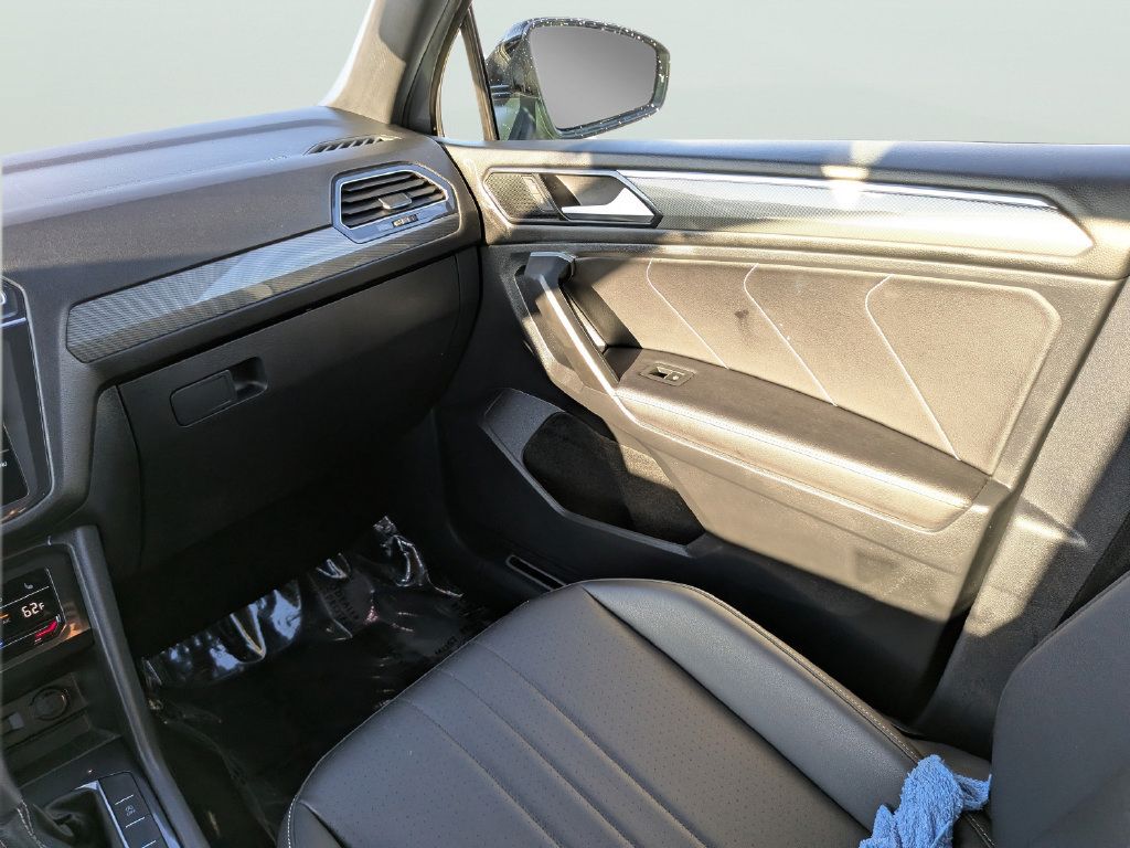 Certified 2023 Volkswagen Tiguan SE R-Line FWD image 15