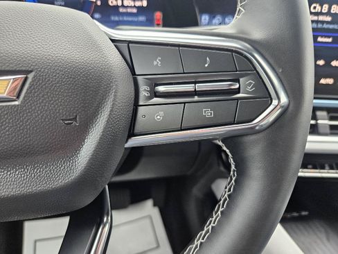 Used 2025 Chevrolet Equinox EV LT FWD image 32