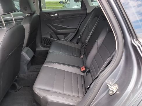 Used 2024 Volkswagen Jetta SE FWD image 25
