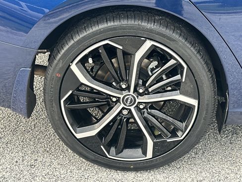 Used 2024 Nissan Altima 2.5 SR w/ SR Premium Package FWD image 17