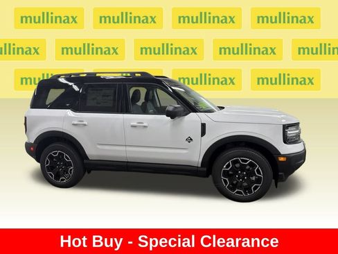 New 2025 Ford Bronco Sport Outer Banks w/ Outer Banks Tech Package+ AWD/4WD image 2