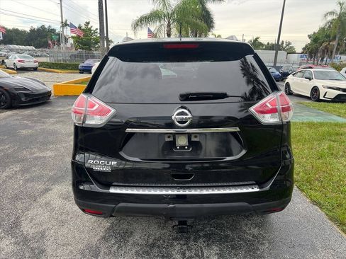 Used 2016 Nissan Rogue S w/ Appearance Package FWD image 6