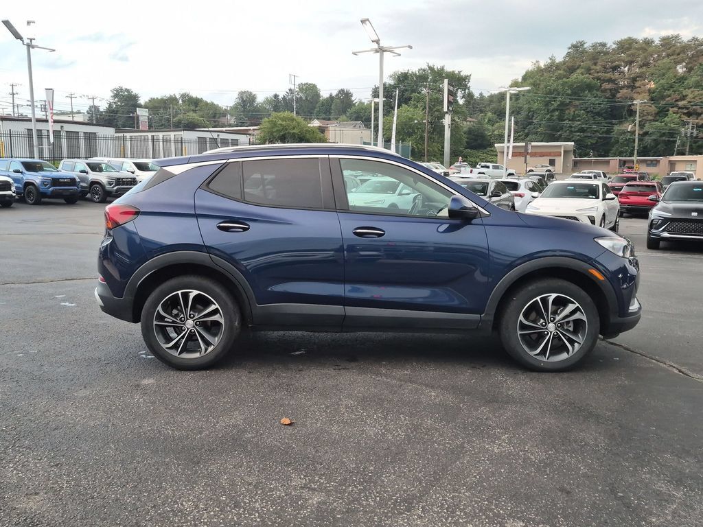 Used 2023 Buick Encore GX Select w/ Safety Package II AWD/4WD image 5