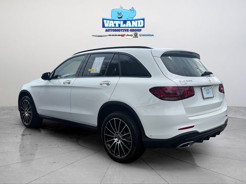 Used 2022 Mercedes-Benz GLC 300 4MATIC image 3