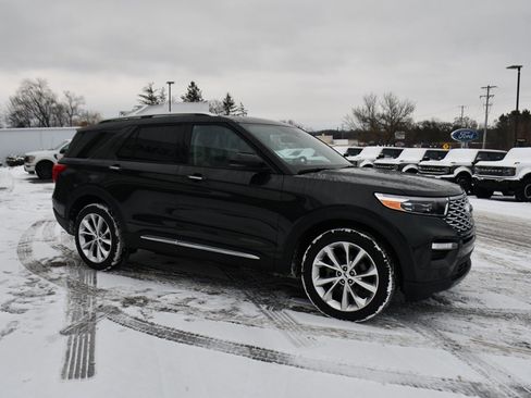 Used 2023 Ford Explorer Platinum w/ Technology Package image 8