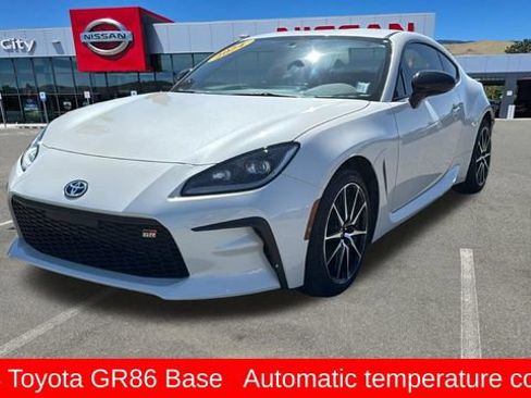 Used 2024 Toyota GR86 RWD image 7