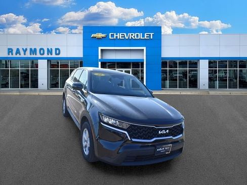 Used 2023 Kia Sorento LX AWD/4WD image 9