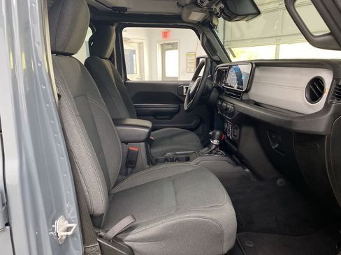 Used 2024 Jeep Wrangler Sport S image 17