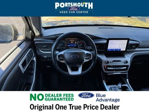 Used 2022 Ford Explorer XLT w/ Equipment Group 202A image 7