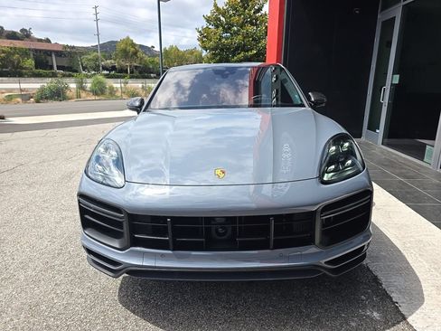 Used 2022 Porsche Cayenne Turbo GT AWD/4WD image 2