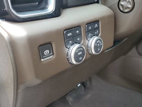 Used 2022 GMC Sierra 1500 Denali w/ Denali Reserve Package AWD/4WD image 11