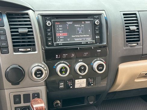 Used 2017 Toyota Sequoia Platinum image 15