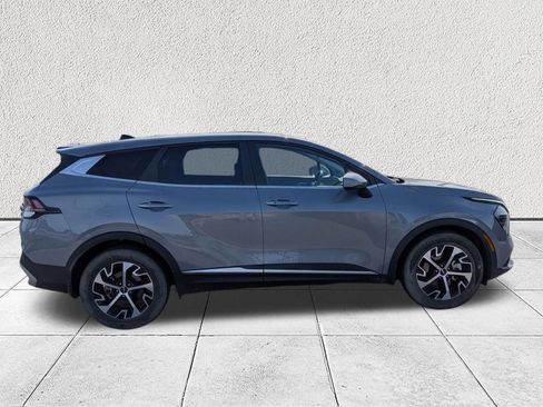 Used 2024 Kia Sportage EX image 2