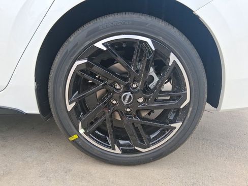 New 2026 Nissan Sentra SR w/ SR Premium Package FWD image 35