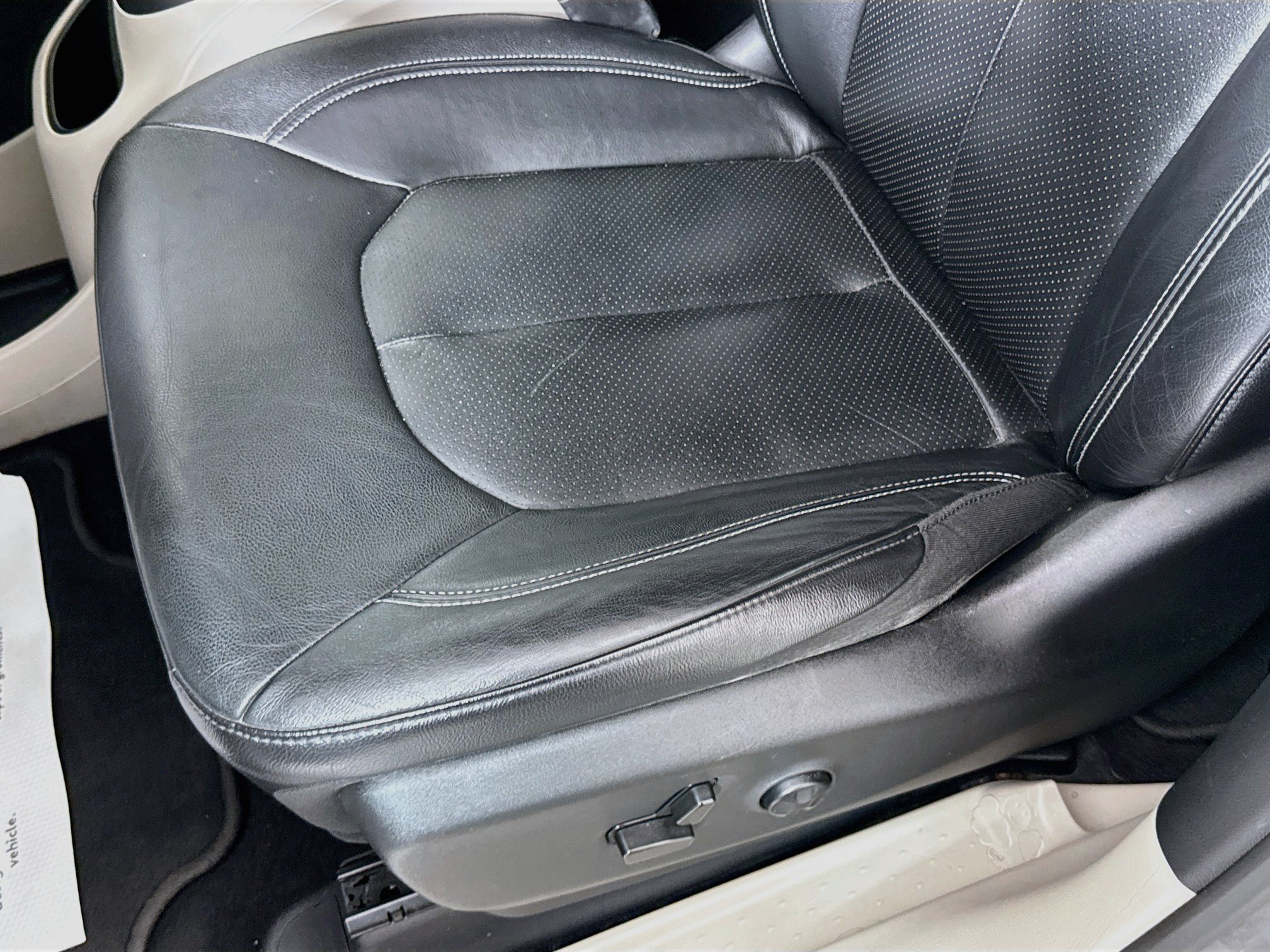 Used 2022 Chrysler Pacifica Touring-L FWD image 19