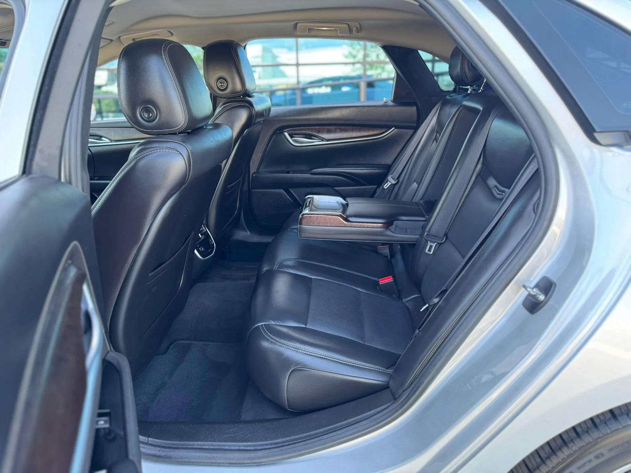 Used 2018 Cadillac XTS Luxury FWD image 5