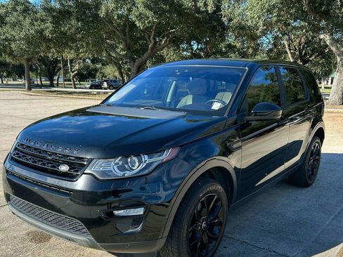 Used 2018 Land Rover Discovery Sport HSE image 2