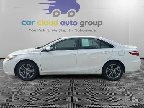 Used 2015 Toyota Camry SE FWD image 2