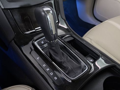 Used 2015 Lincoln MKS w/ Equipment Group 101A FWD image 21