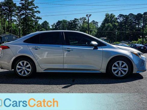 Used 2021 Toyota Corolla LE FWD image 9