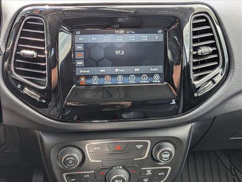 Used 2021 Jeep Compass Latitude FWD image 14