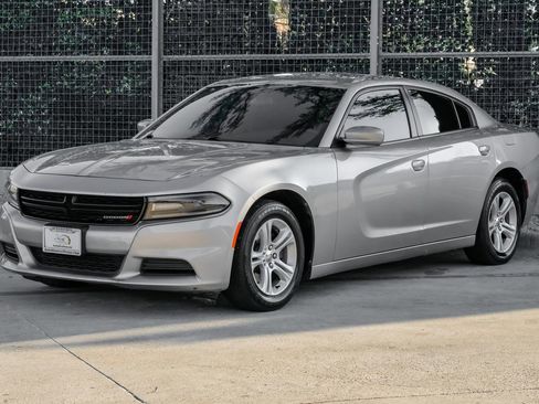 Used 2018 Dodge Charger SXT image 8