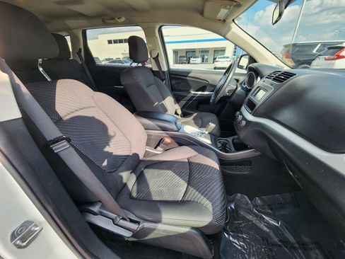 Used 2018 Dodge Journey SE image 12