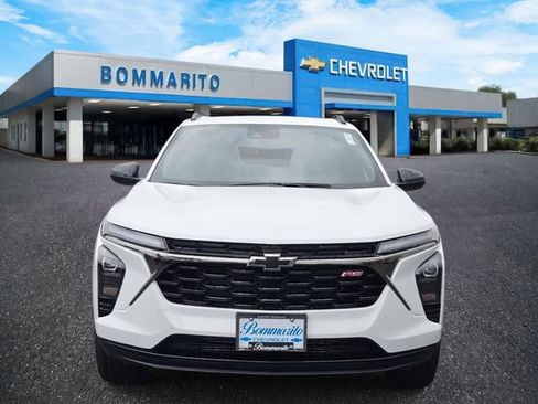 New 2026 Chevrolet Trax RS w/ Sunroof Package FWD image 5