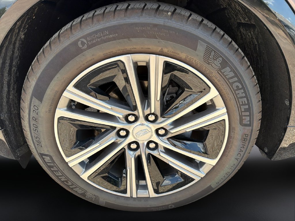 Used 2025 Cadillac Lyriq Luxury w/ LPO, Floor Liner Package AWD/4WD image 9