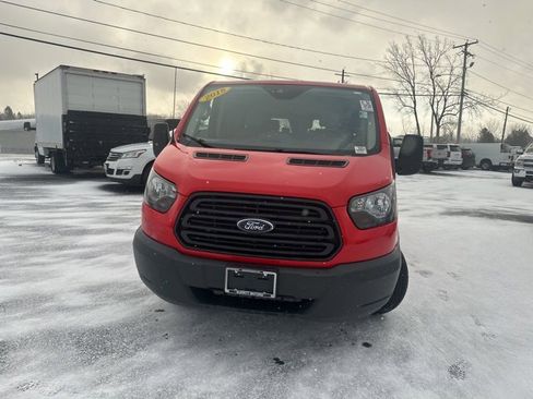 Used 2018 Ford Transit 150 XL image 3