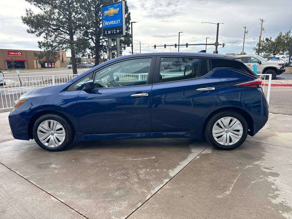 Used 2025 Nissan Leaf S FWD image 2