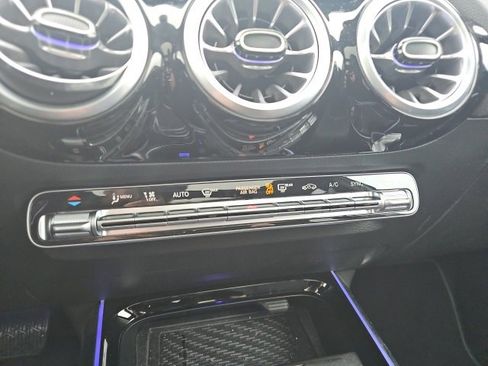 Certified 2025 Mercedes-Benz GLA 250 4MATIC image 18