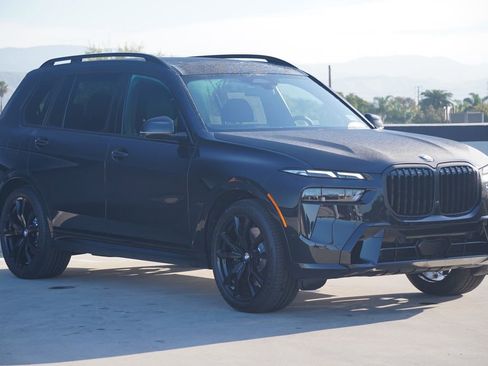 New 2026 BMW X7 xDrive40i image 3