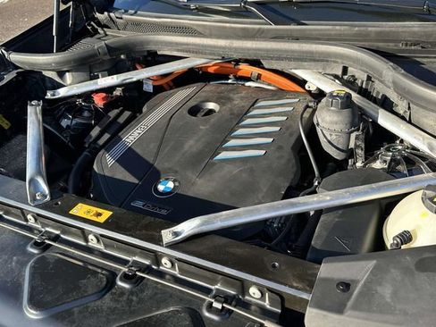 Used 2022 BMW X5 xDrive45e image 16