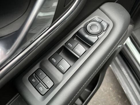 Used 2024 Chevrolet Tahoe LT image 21