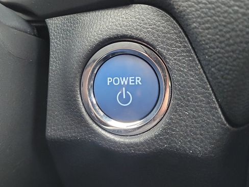 Used 2020 Toyota RAV4 XLE image 33