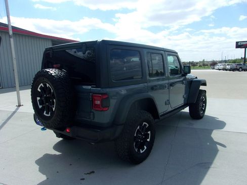 Used 2025 Jeep Wrangler Unlimited Rubicon 4xe w/ Convenience Group AWD/4WD image 4