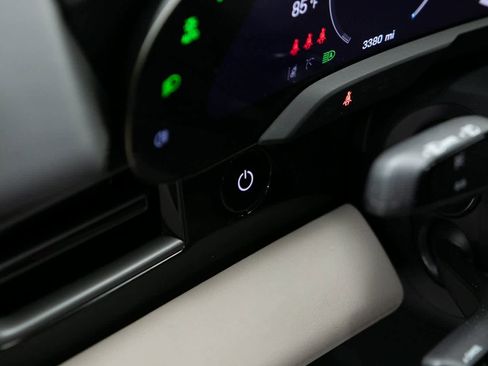 Certified 2025 Porsche Taycan image 20