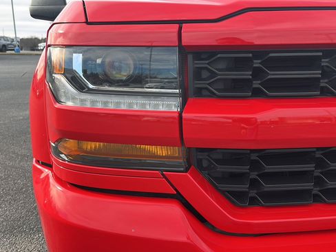 Used 2017 Chevrolet Silverado 1500 Custom w/ Custom Convenience Package image 10